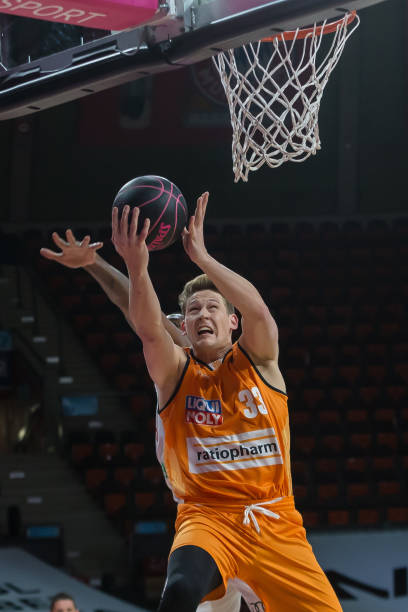 的门槛并非 的门槛并非